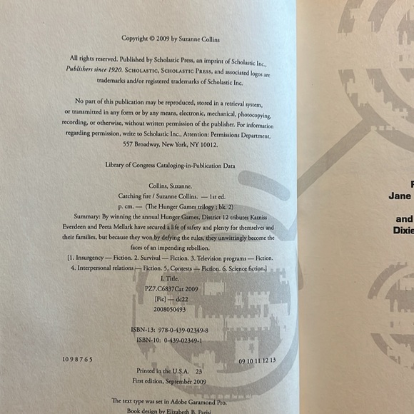 Hunger Games Book Set 1 2 3 4 Book Hardcover Fiction - Picture 12 of 17